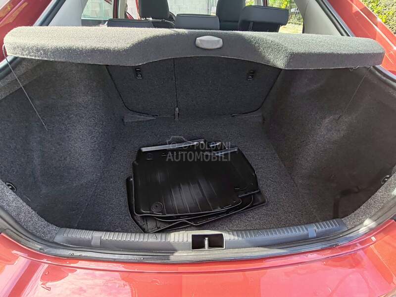 Škoda Rapid 1.6 tdi xenon