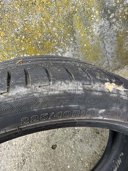 Bridgestone 225/40 R19 Letnja
