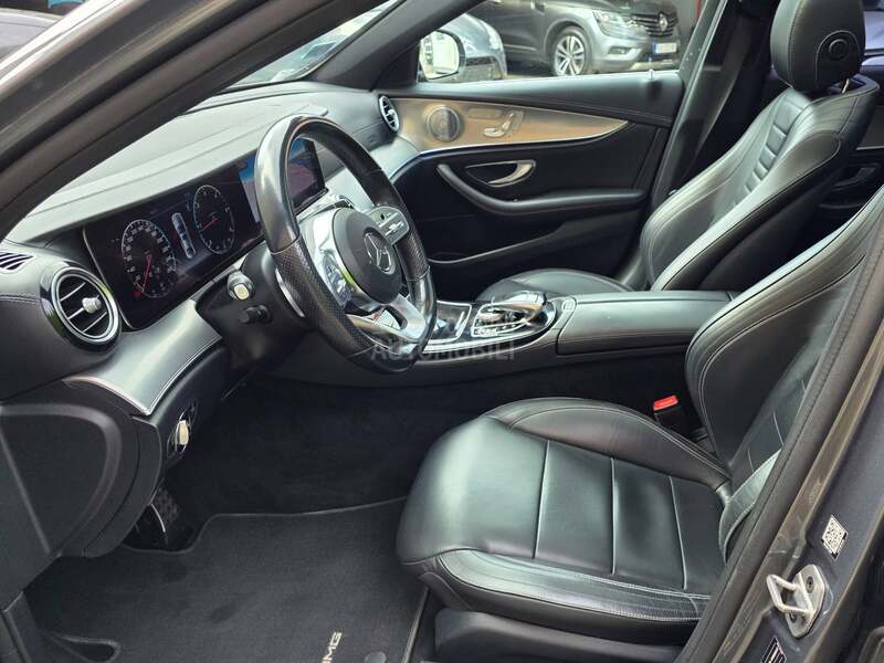Mercedes Benz E 220 AMG