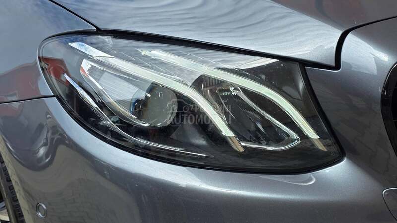 Mercedes Benz E 220 AMG