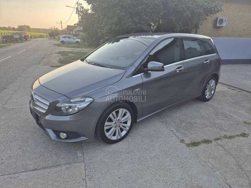 Mercedes Benz B 180 CDI  NAV.I