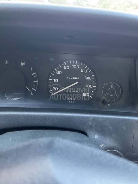 Toyota Corolla 1.3 SEDAN