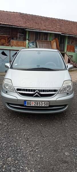 Citroen C8 