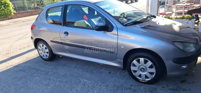 Peugeot 206 1.1