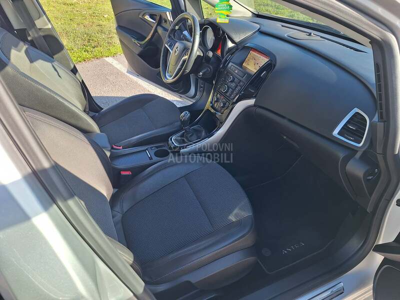 Opel Astra J 16 CDTI