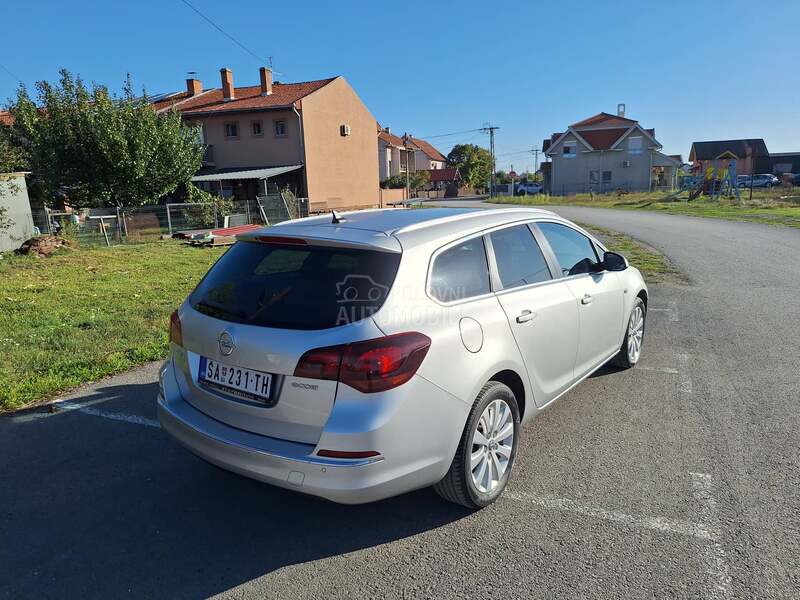Opel Astra J 16 CDTI