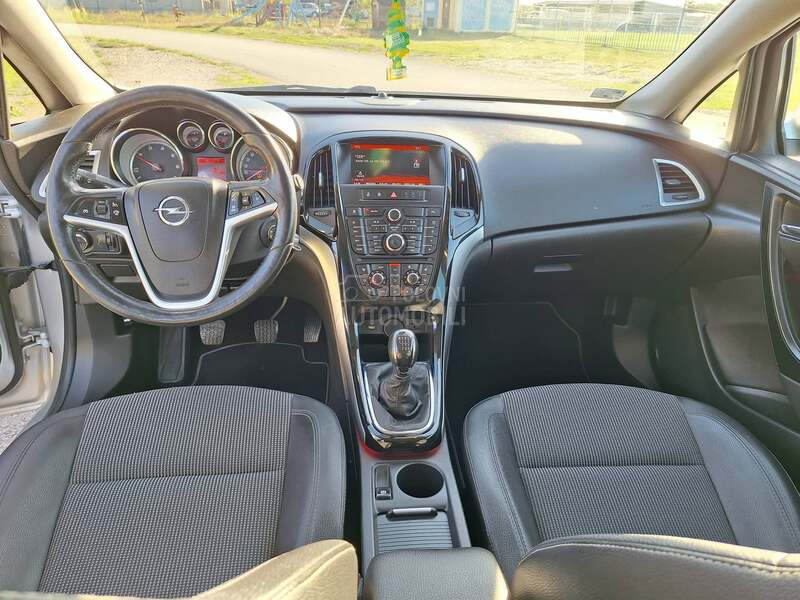 Opel Astra J 16 CDTI
