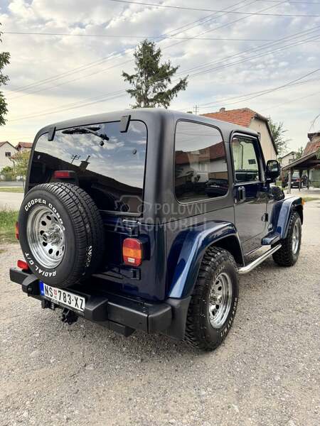 Jeep Wrangler 2.4 Sport