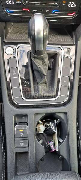 Volkswagen Passat B8 ELEGANCE 2.0 TDI DSG