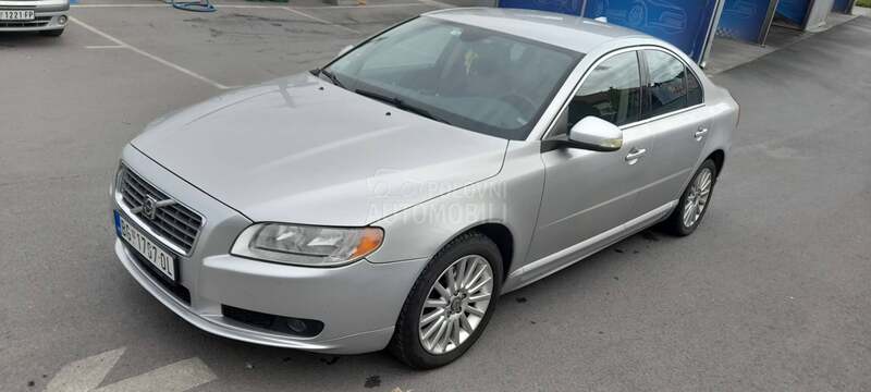 Volvo S80 2.4