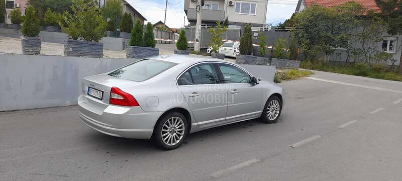 Volvo S80 2.4