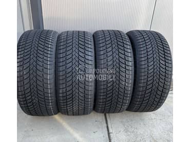 Triangle 235/40 R19 Zimska