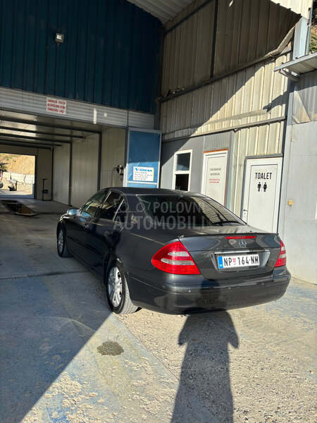 Mercedes Benz E 220 