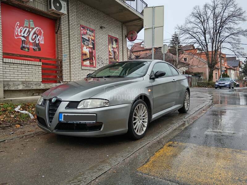 Alfa Romeo GT 