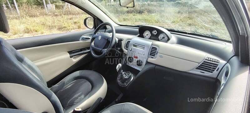 Lancia Ypsilon 1. 2