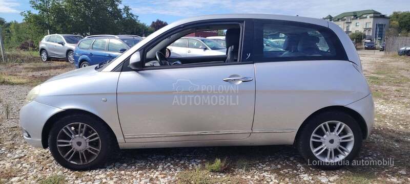 Lancia Ypsilon 1. 2