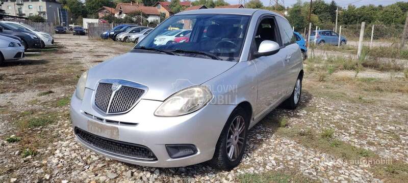 Lancia Ypsilon 1. 2
