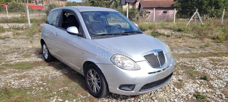 Lancia Ypsilon 1. 2