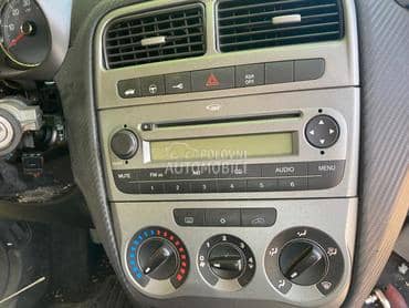 fabricki radio za Fiat Grande Punto