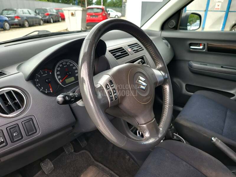 Suzuki Swift 1.3