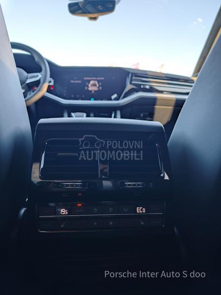 Volkswagen Touareg 3.0 TDI R-LINE 4WD