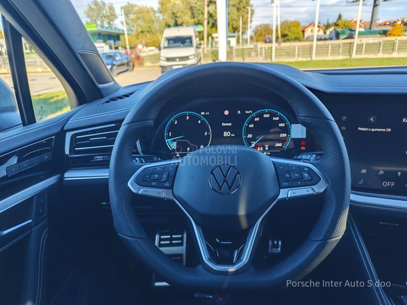 Volkswagen Touareg 3.0 TDI R-LINE 4WD