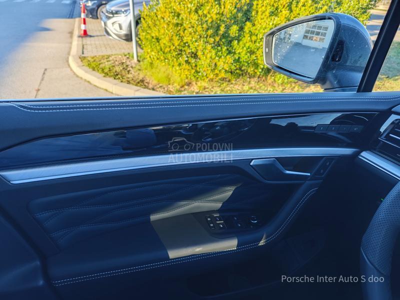 Volkswagen Touareg 3.0 TDI R-LINE 4WD