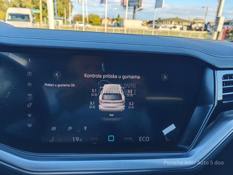 Volkswagen Touareg 3.0 TDI R-LINE 4WD