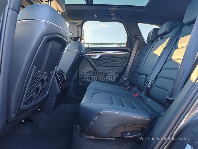 Volkswagen Touareg 3.0 TDI R-LINE 4WD