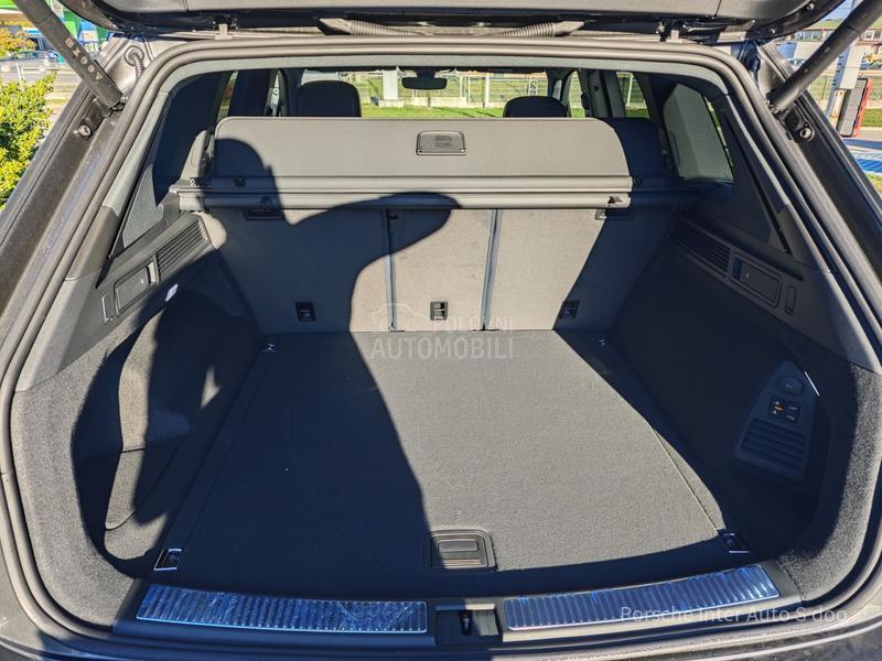 Volkswagen Touareg 3.0 TDI R-LINE 4WD