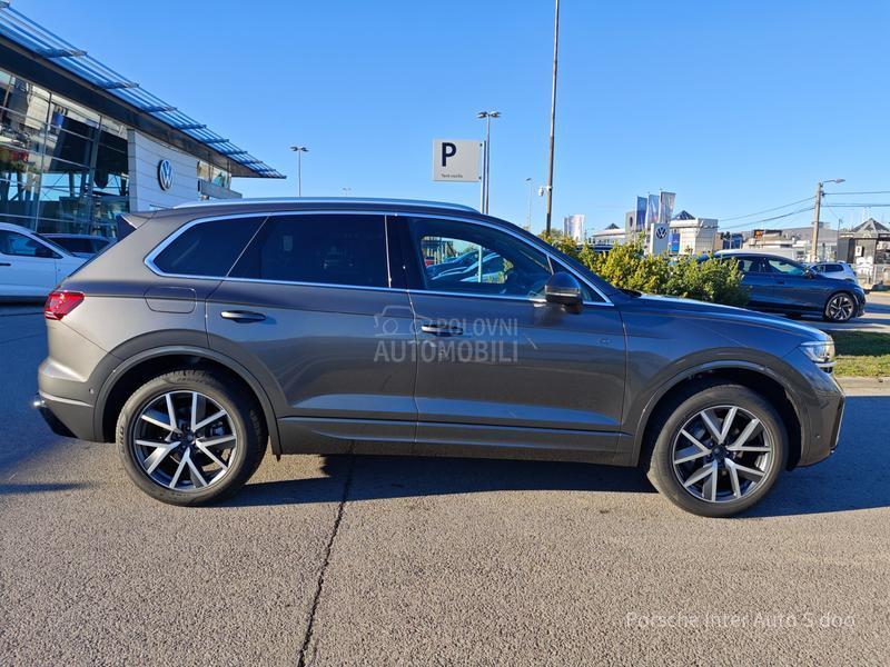 Volkswagen Touareg 3.0 TDI R-LINE 4WD