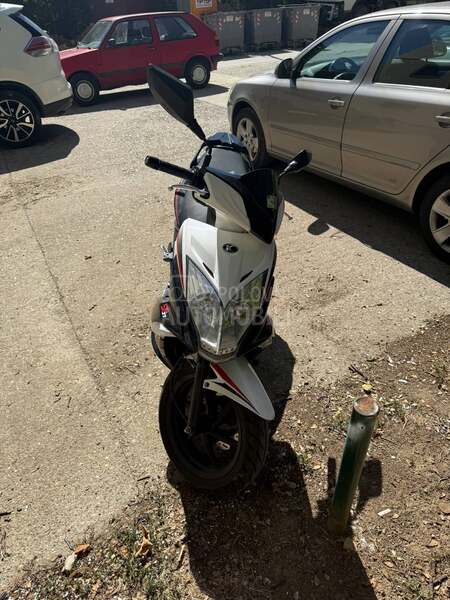 Kymco super 8
