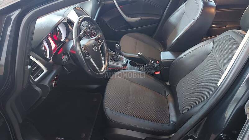 Opel Astra J 1.7 cdti COSMO