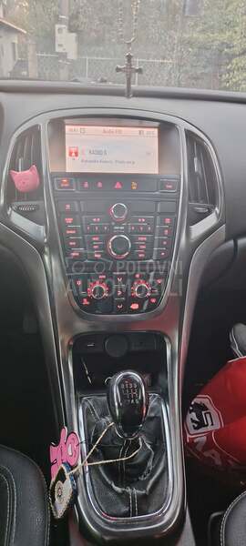 Opel Astra J 