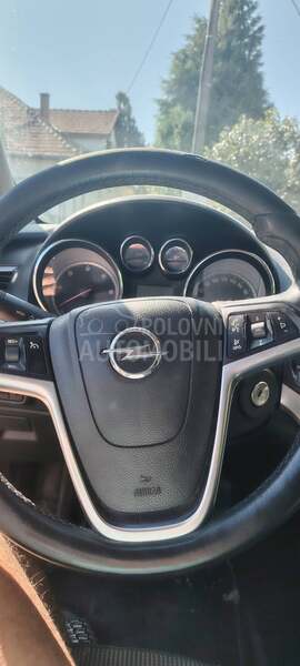 Opel Astra J 