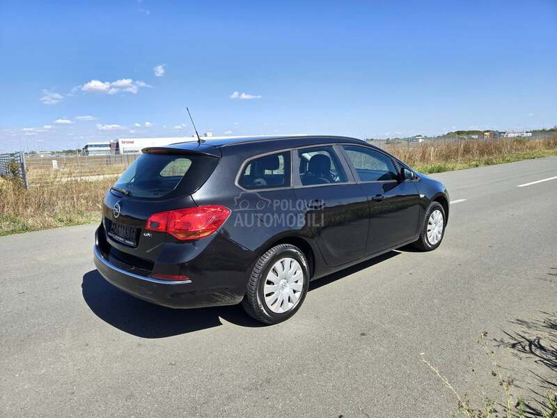 Opel Astra J 1.7 Restyle N O V A