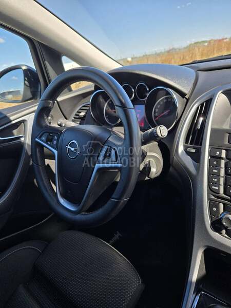 Opel Astra J 1.7 Restyle N O V A
