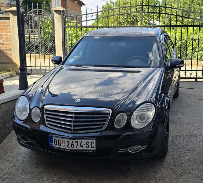 Mercedes Benz E 200 w211