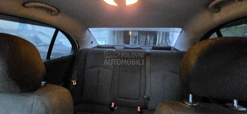 Mercedes Benz E 200 w211