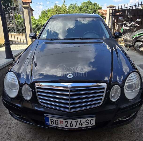 Mercedes Benz E 200 w211
