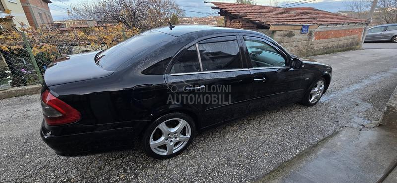 Mercedes Benz E 200 w211