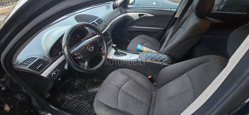 Mercedes Benz E 200 w211