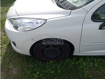 Levo krilo za Peugeot 207