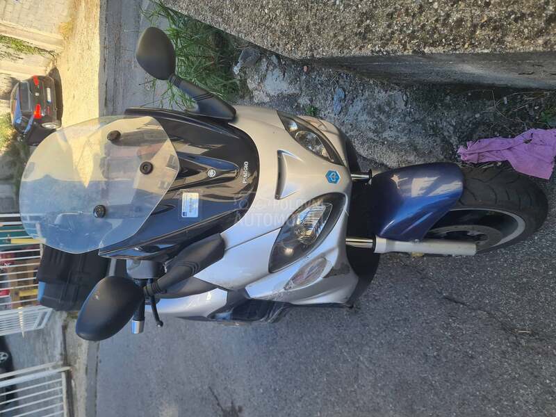Piaggio x9