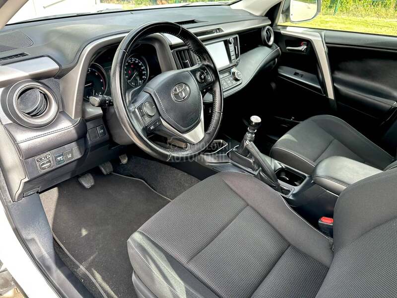 Toyota RAV 4 2.0 D4-D Dynamic 2WD