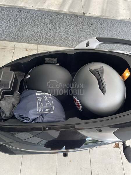 Piaggio mp3 ie300 business