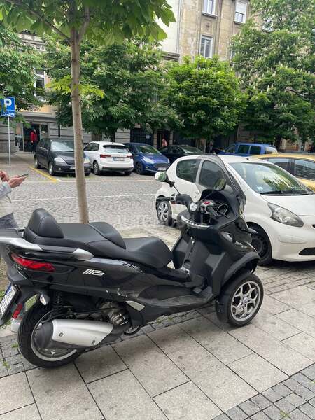 Piaggio mp3 ie300 business