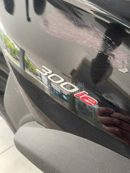 Piaggio mp3 ie300 business