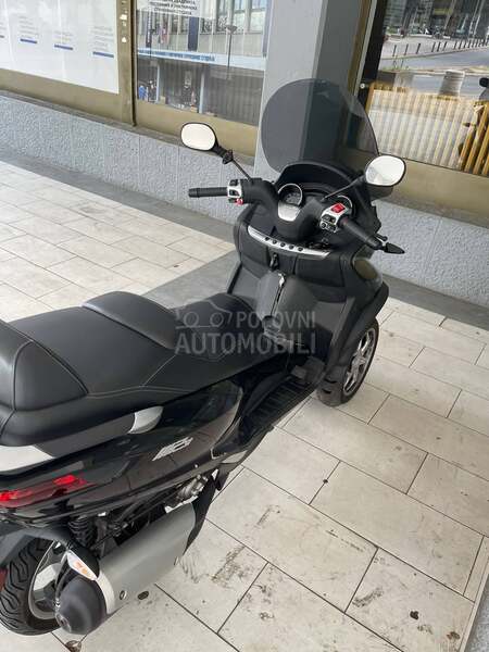 Piaggio mp3 ie300 business