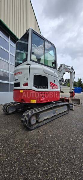 Takeuchi TB325R
